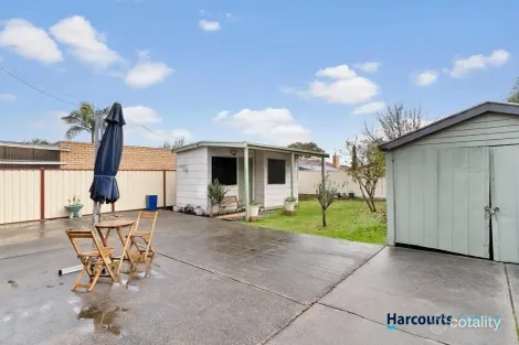 Property photo of 17 Moffat Street Avondale Heights VIC 3034