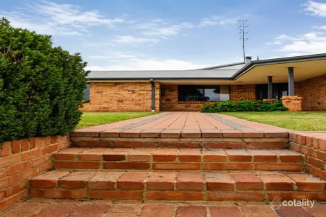 Property photo of 2 Eagle Place Northam WA 6401