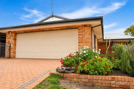Property photo of 2 Eagle Place Northam WA 6401