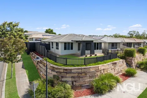 Property photo of 44 Sovereign Drive Deebing Heights QLD 4306