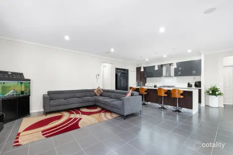 Property photo of 22 Desert Gum Way Brookfield VIC 3338