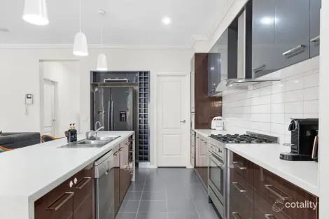 Property photo of 22 Desert Gum Way Brookfield VIC 3338