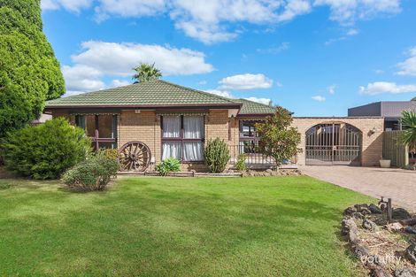 Property photo of 17 Galilee Crescent Mill Park VIC 3082