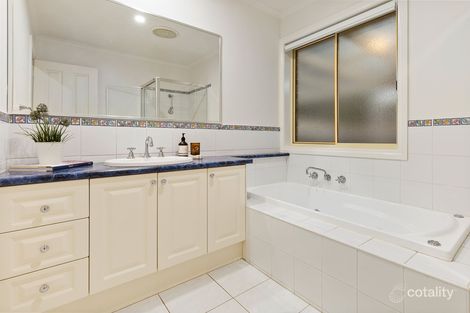Property photo of 8 Golden Ridge Drive Croydon Hills VIC 3136