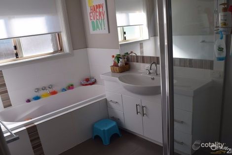 Property photo of 6 Charles Barber Close Parkes NSW 2870
