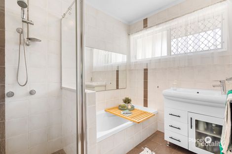 Property photo of 18 Cresthaven Drive Mansfield QLD 4122