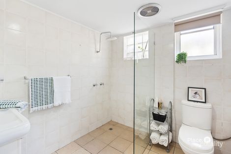 Property photo of 18 Cresthaven Drive Mansfield QLD 4122