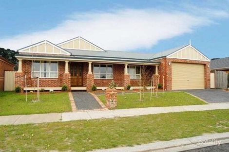 Property photo of 2 Waterville Vista Cranbourne VIC 3977