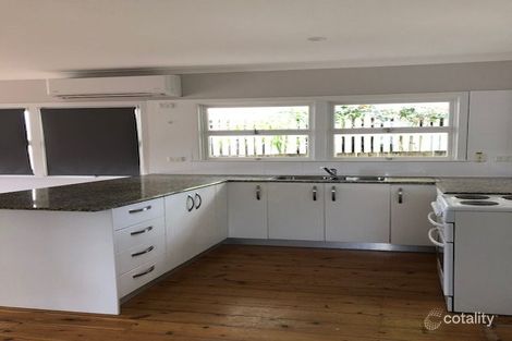 Property photo of 52 Robert Street Labrador QLD 4215