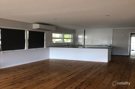 Property photo of 52 Robert Street Labrador QLD 4215