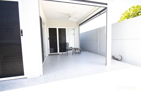 Property photo of 59/2 Spinnaker Drive Sandstone Point QLD 4511