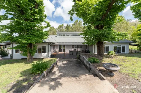 Property photo of 17 Moore Park Lane Armidale NSW 2350