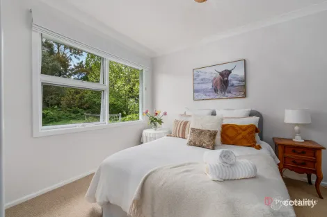 Property photo of 17 Moore Park Lane Armidale NSW 2350