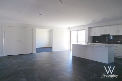 Property photo of 15 Jade Close Kelso NSW 2795