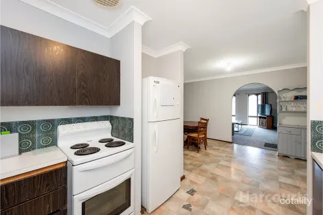 Property photo of 2 Breaker Close Silver Sands WA 6210