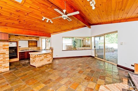 Property photo of 19 Silvertop Avenue Halls Head WA 6210