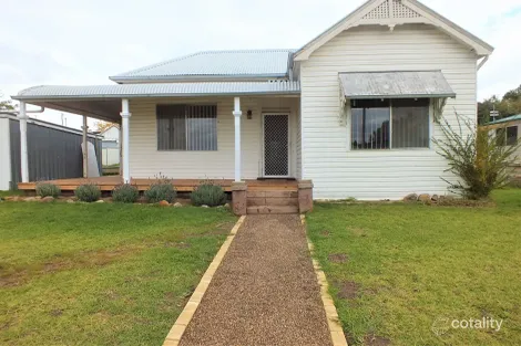 18 Currawong St, Young, NSW 2594