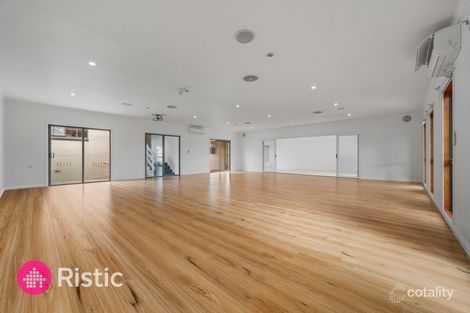 Property photo of 18 Centenary Drive Mill Park VIC 3082