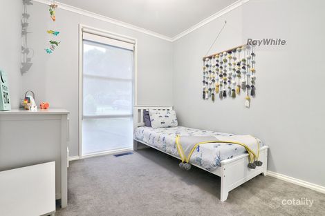 8 Crosby Cl, Gladstone Park, VIC 3043