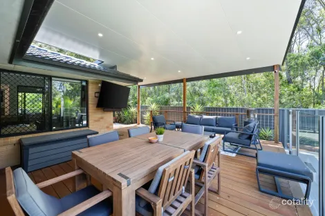 Property photo of 16 Greenbank Circuit Carrara QLD 4211