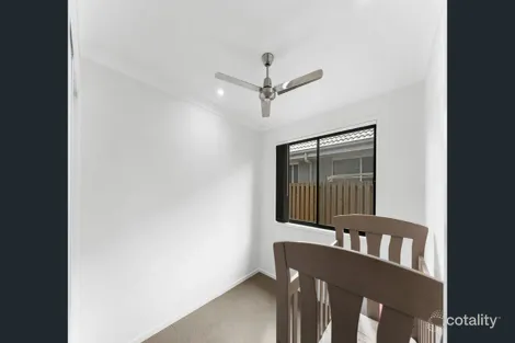 Property photo of 40 Barnyard Drive Park Ridge QLD 4125