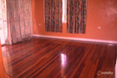 Property photo of 6 Dawn Parade Riverview QLD 4303