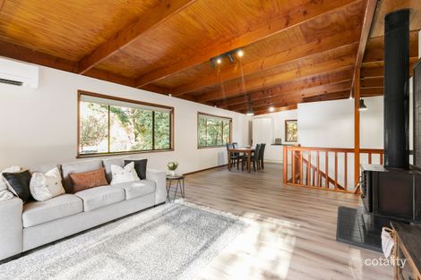 15 Whitegum Dr, East Warburton, VIC 3799