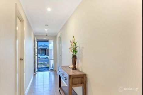 Property photo of 7 Champion Court Truganina VIC 3029