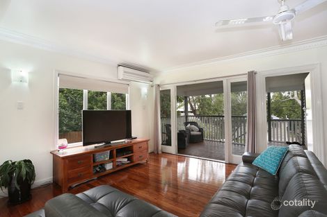 Property photo of 30 Logan Avenue Oxley QLD 4075