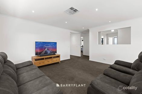 Property photo of 51 Warmbrunn Crescent Berwick VIC 3806