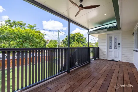 Property photo of 102 Adelaide Street Carina QLD 4152