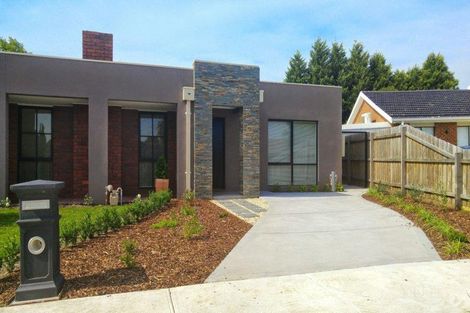 2a Nagle Ct, Mill Park, VIC 3082