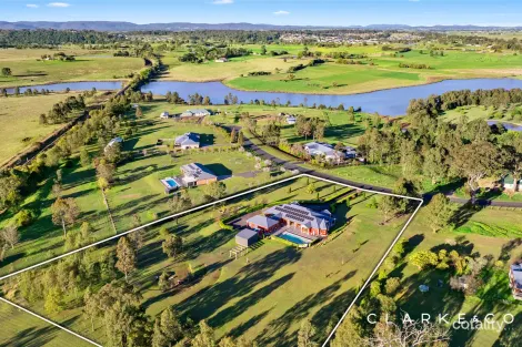 Property photo of 105 Forest Hill Drive Oakhampton Heights NSW 2320