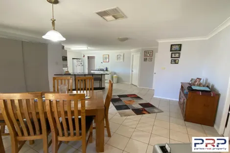 Property photo of 7 Guillan Place Parkes NSW 2870