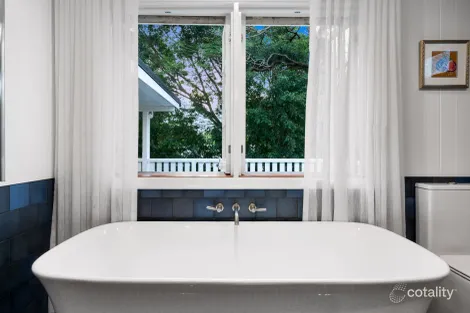 Property photo of 95 Simpsons Road Bardon QLD 4065