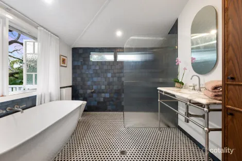 Property photo of 95 Simpsons Road Bardon QLD 4065