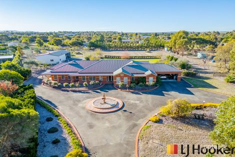 10 Rolling Meadows Dr, Sunbury, VIC 3429