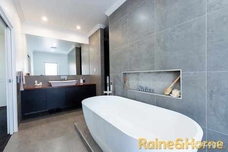 Property photo of 11 Venetian Court Dubbo NSW 2830