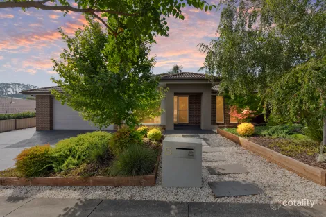 Property photo of 5 Crystal Court Drouin VIC 3818