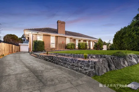 Property photo of 18 Rolloway Rise Chirnside Park VIC 3116