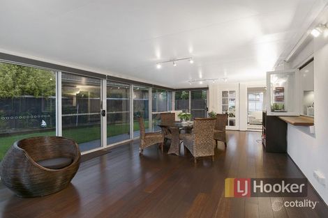 Property photo of 9 Wattlebird Place Knoxfield VIC 3180