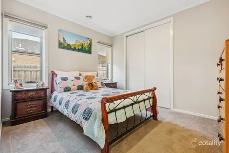 Property photo of 27 Haylock Drive Paynesville VIC 3880