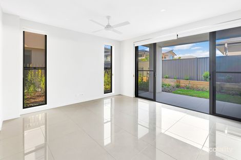 Property photo of 21/37 Sickle Avenue Hope Island QLD 4212