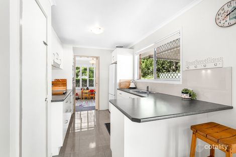 Property photo of 28 Bonniebrae Street Wynnum West QLD 4178