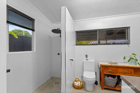 Property photo of 18 Baines Street Clifton Beach QLD 4879