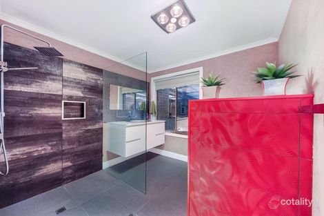 Property photo of 63 Black Dog Drive Brookfield VIC 3338