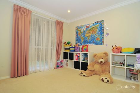 Property photo of 15 Monica Close Endeavour Hills VIC 3802