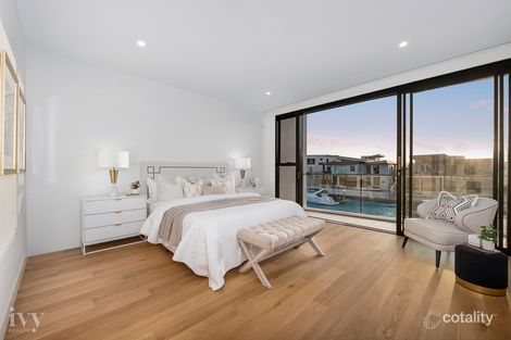Property photo of 51 Knightsbridge Parade East Paradise Point QLD 4216