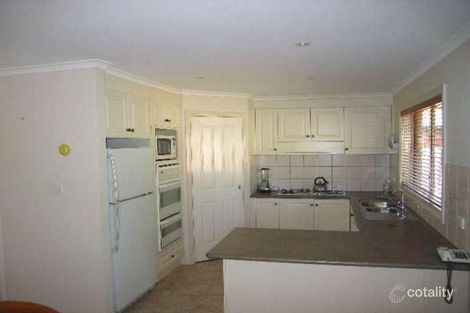 Property photo of 2 Luscander Court Hillside VIC 3037