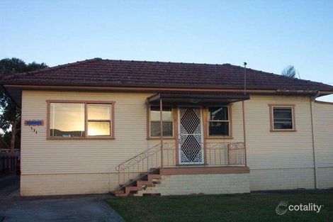 Property photo of 131 Prince Edward Drive Dapto NSW 2530